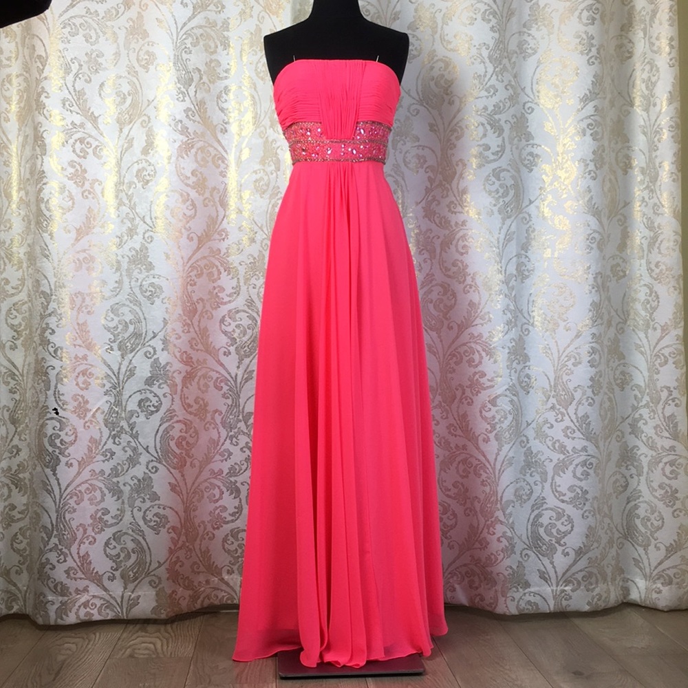 Women’s pleated beaded bodice evening prom dress